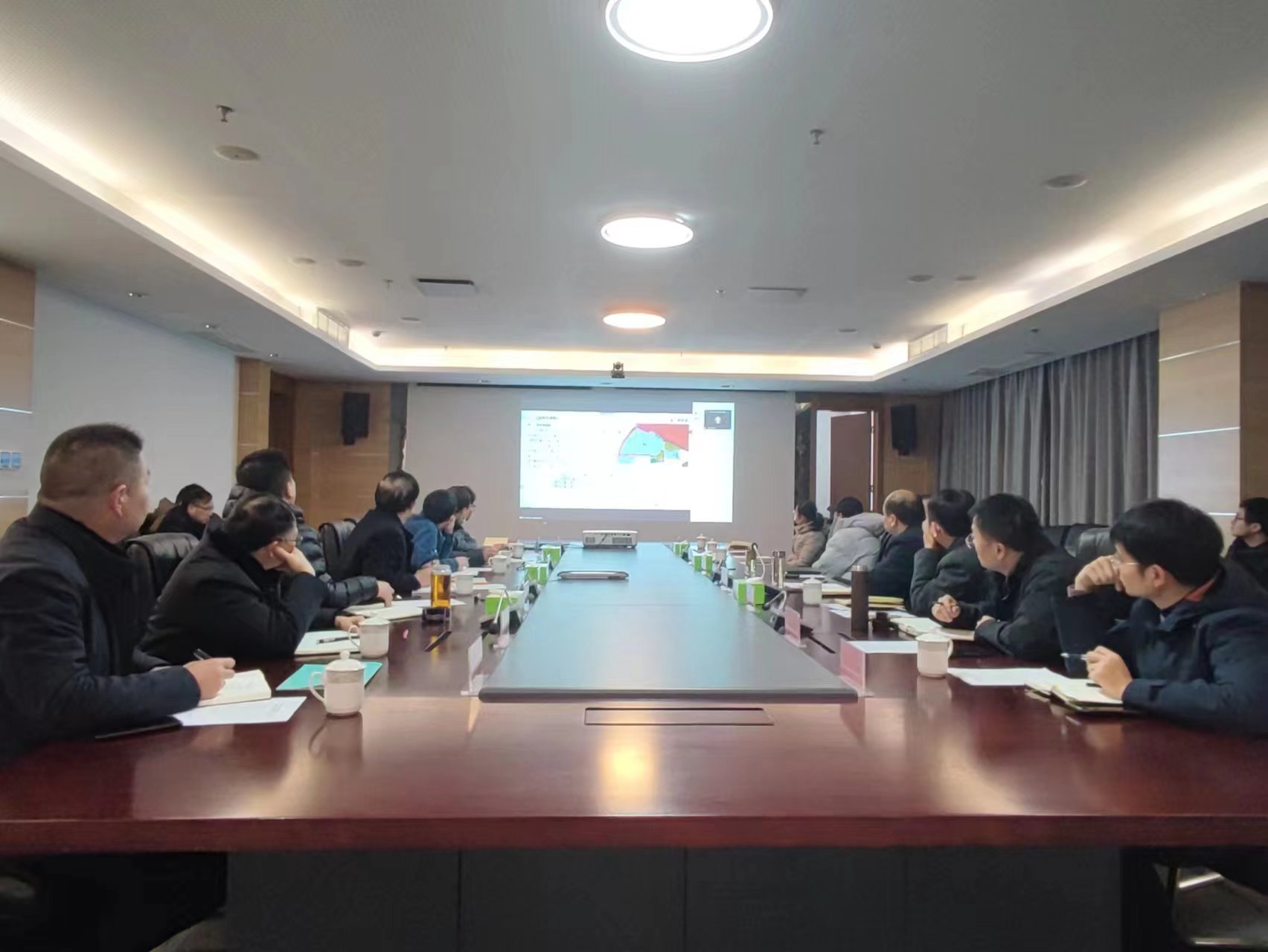 集團召開黃海新區(qū)濱海片區(qū)供熱管道、公共2.jpg